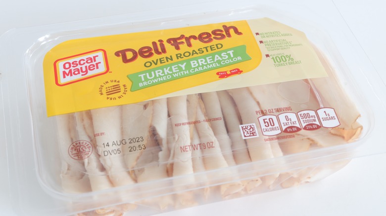 A package of Oscar Mayer Deli Fresh turkey breast on a table