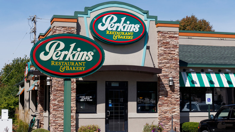 Perkins restaurant exterior