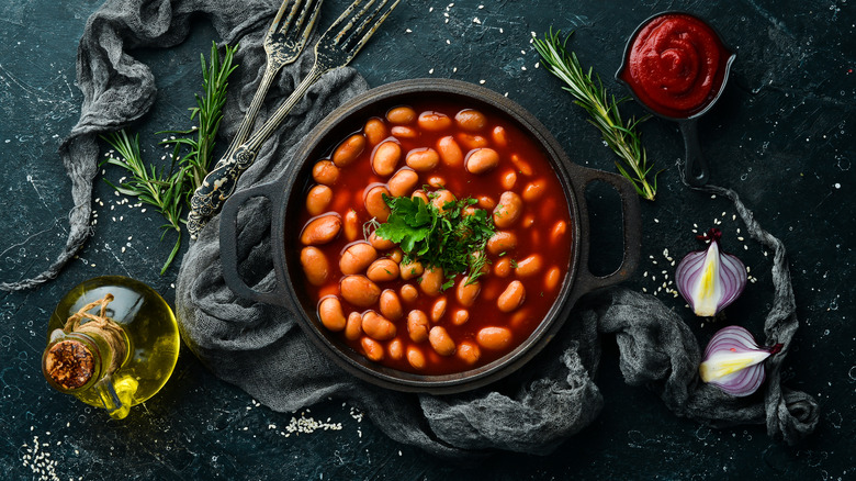 Canned beans in bowl