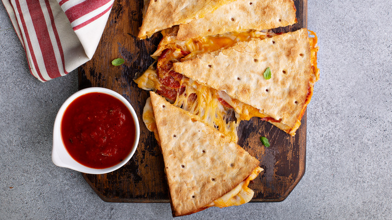 Pizza quesadilla with sauce