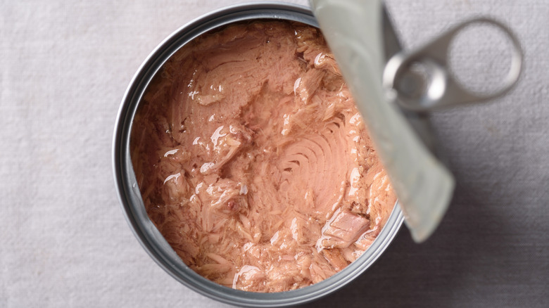 Canned tuna in silver can