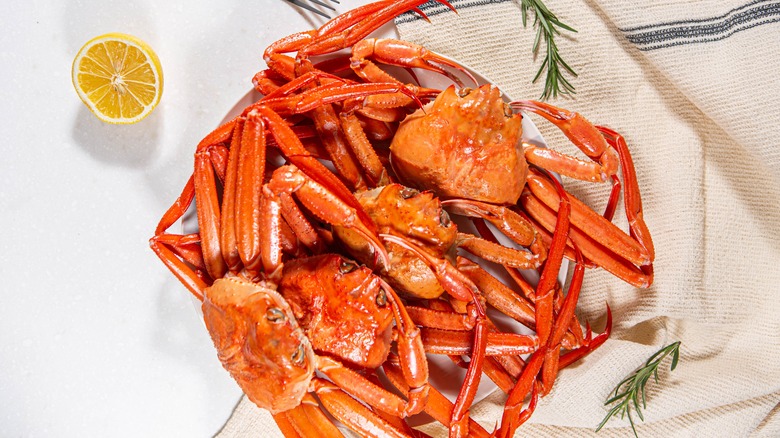 plate of cooked crab