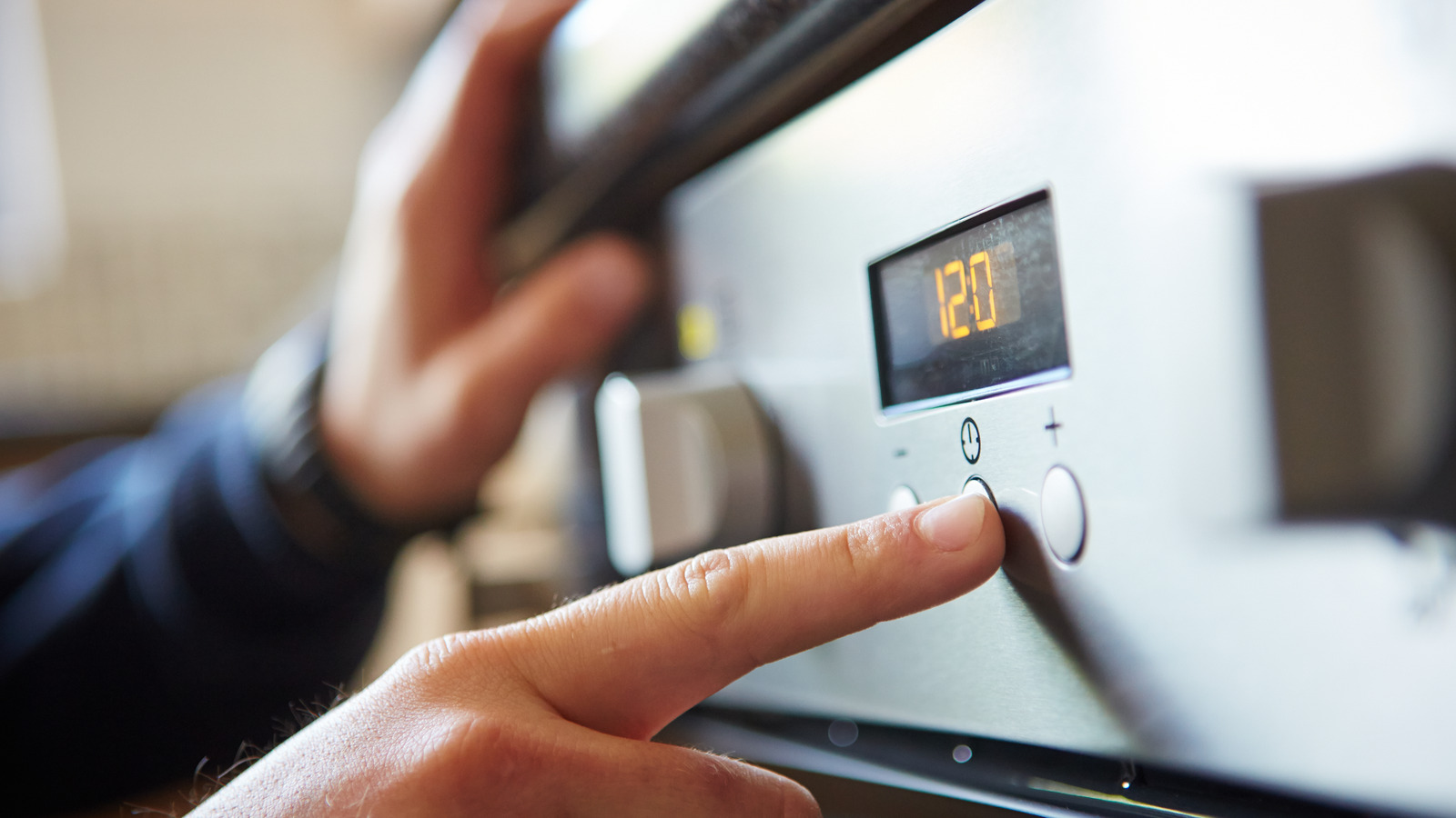 The Rare Instances When You Don't Need To Preheat The Oven