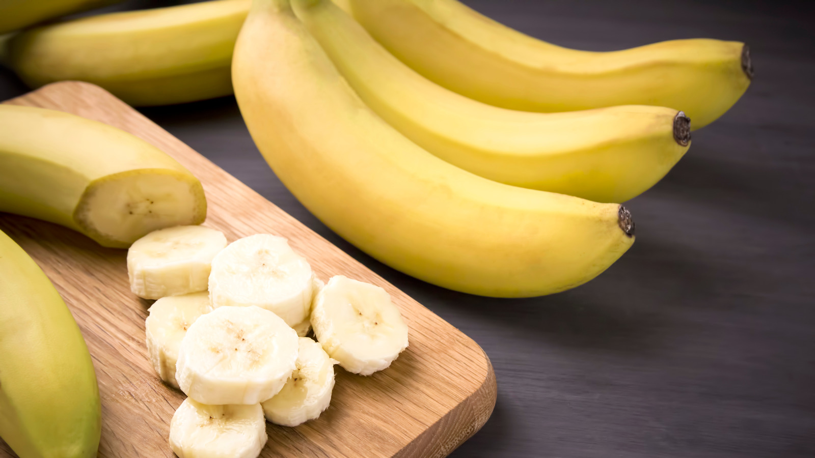 The Real Difference Between Bananas And Plantains