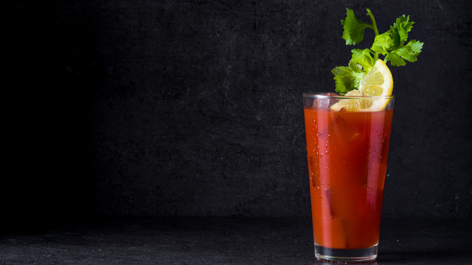 https://www.tastingtable.com/img/gallery/the-real-purpose-of-adding-lemon-to-a-bloody-mary/l-intro-1660333639.jpg
