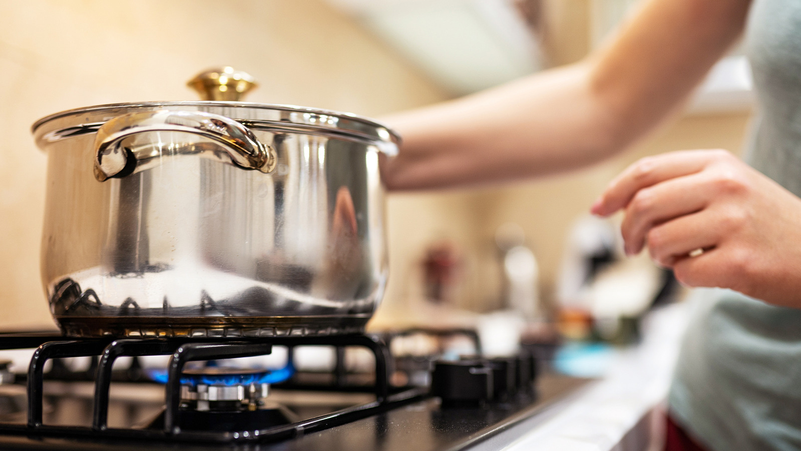 Should You Cover a Pot While You Cook?