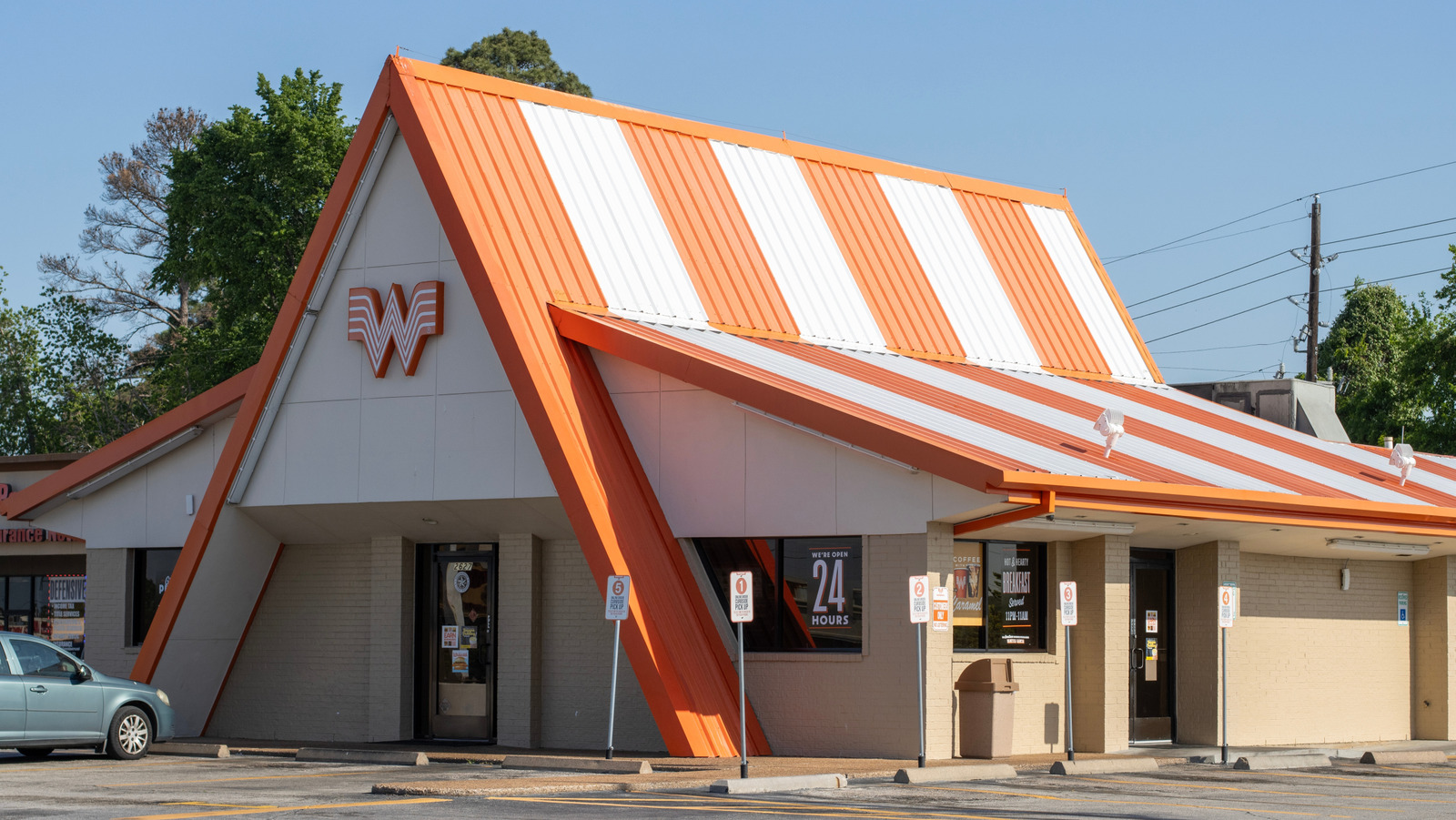 The Reason Behind Whataburger's Iconic Buildings That Fans Can Recognize From Just About Anywhere - Tasting Table