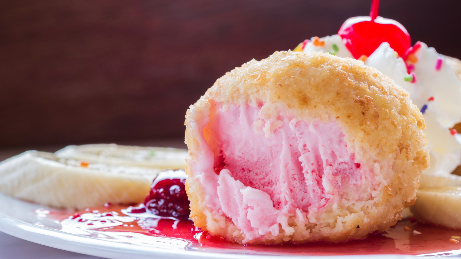 The Reason Fried Ice Cream Doesn't Melt