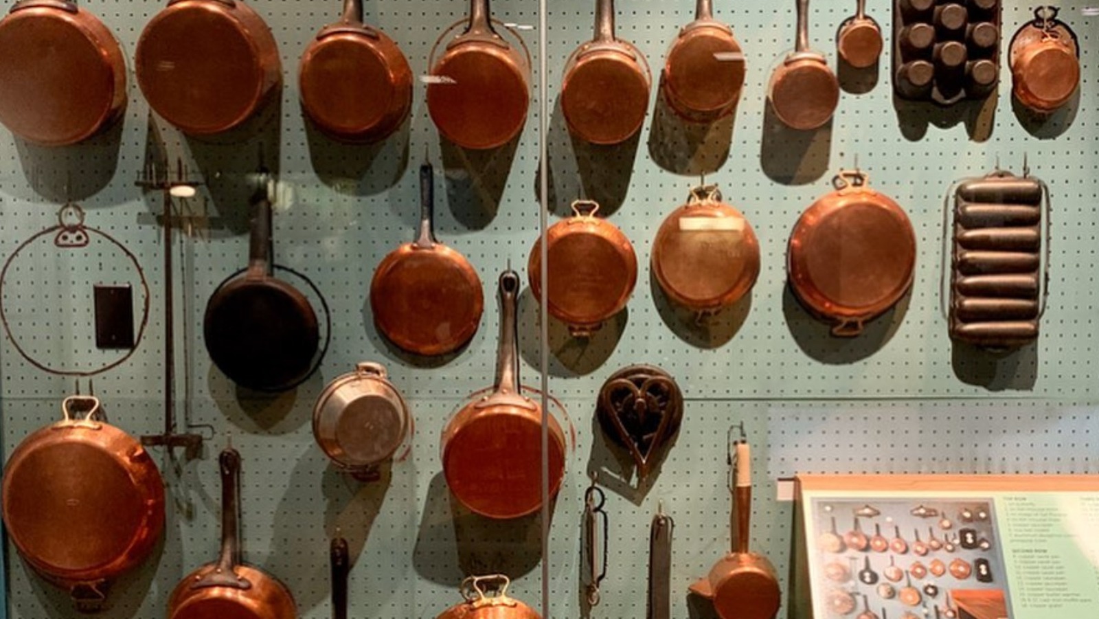 https://www.tastingtable.com/img/gallery/the-reason-julia-child-always-used-copper-pots-and-pans/l-intro-1653240049.jpg