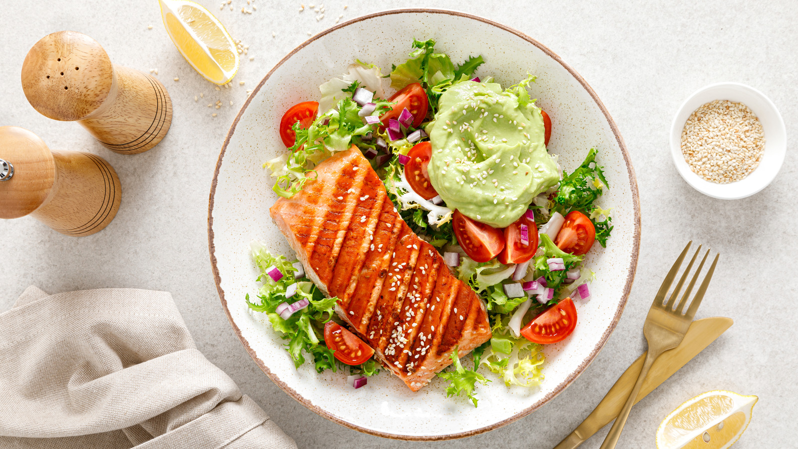 The Reason Smoked Salmon Pairs So Well With Avocado