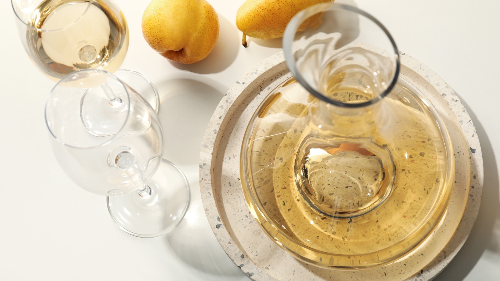 The Reason You Usually Don't Need To Decant White Wine