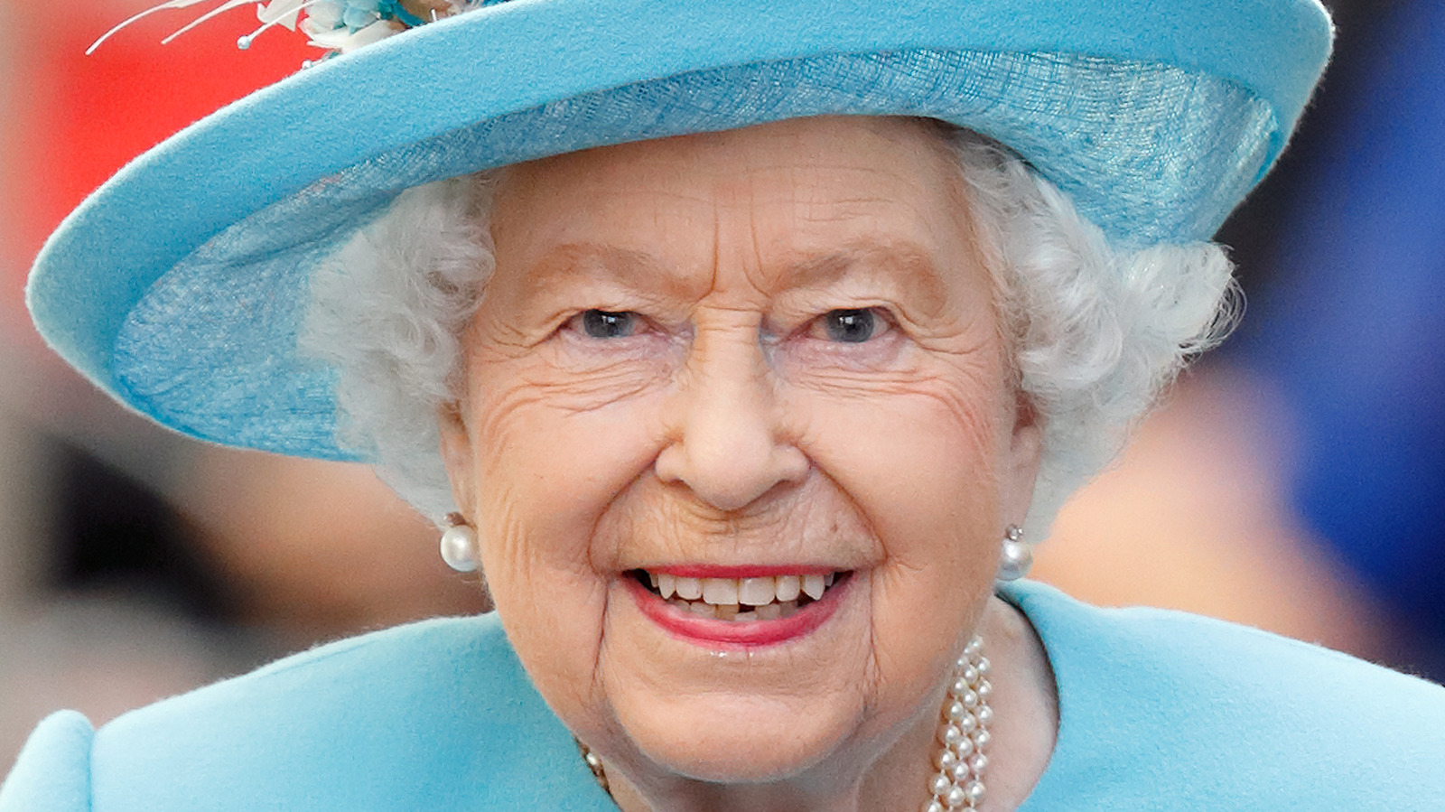 The Remarkable Story Of Queen Elizabeth's Wedding Cake