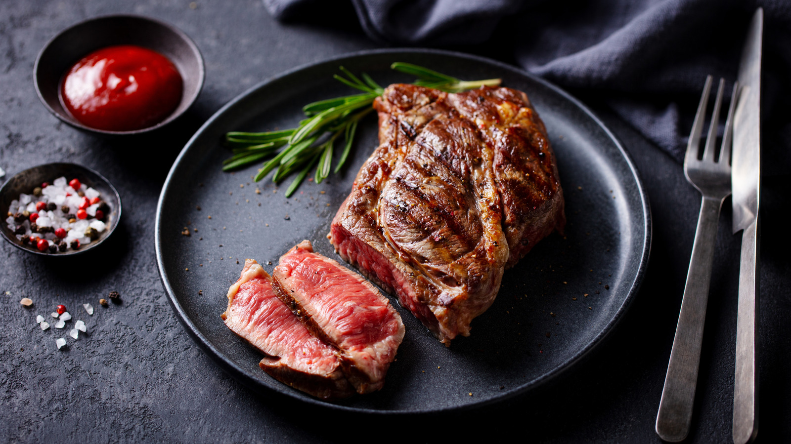 The Restaurant Steak Red Flag This Expert Never Ignores