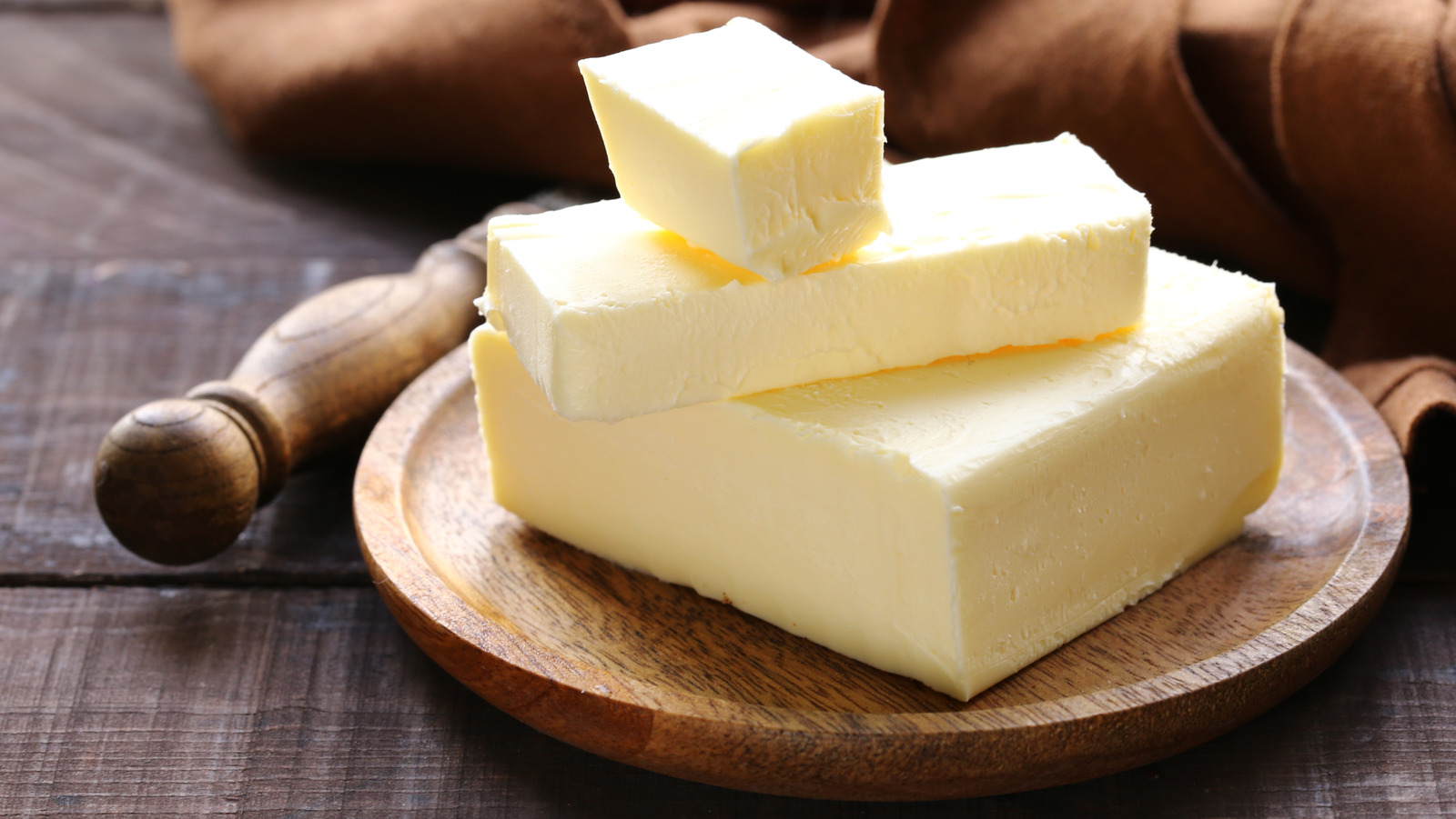 The Science Behind Mixing Butter And Oil When Cooking