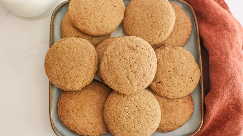 molasses gingersnap cookies