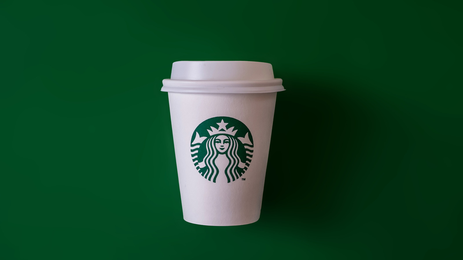 https://www.tastingtable.com/img/gallery/the-september-half-off-starbucks-deal-only-some-people-are-getting/l-intro-1663342291.jpg