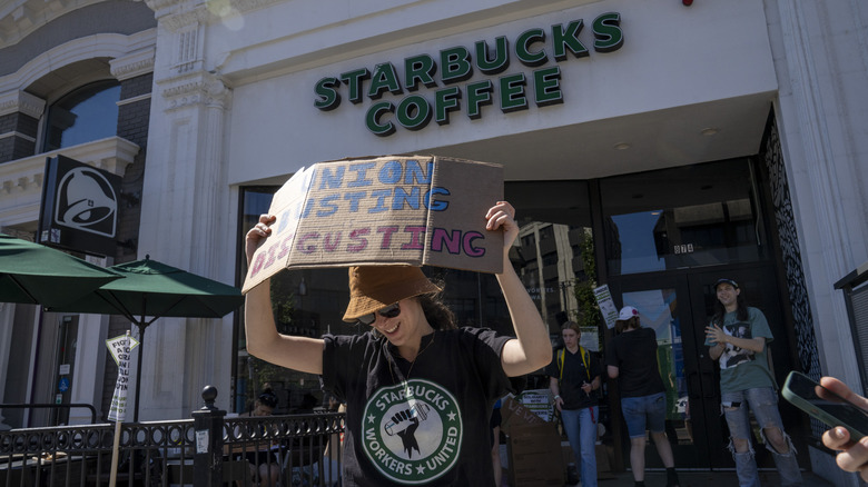 Starbucks union workers protest