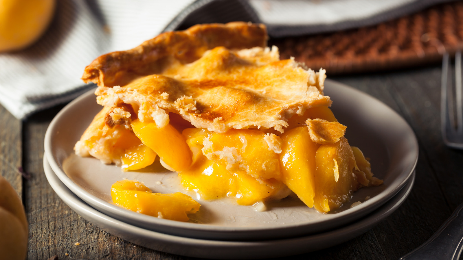 The Simple Fix To Watery Fruit Pie Is Already In Your Pantry - Tasting Table