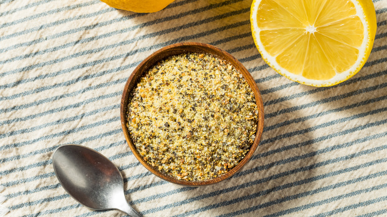 bowl of lemon pepper seasoning