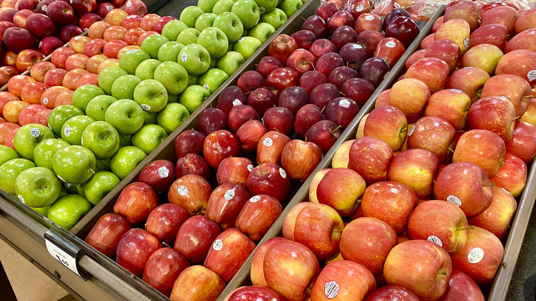 Apple display in supermarket