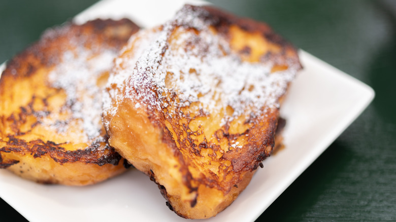 french toast with powdered sugar