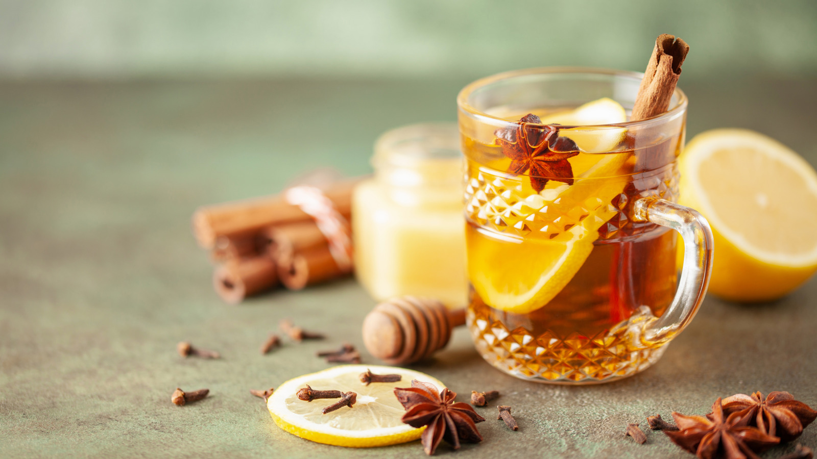 The Spiced Tea That Makes Hot Toddies Taste Like Fall In A Cup - Tasting Table