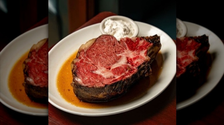 Plate of prime rib at 801 Chophouse