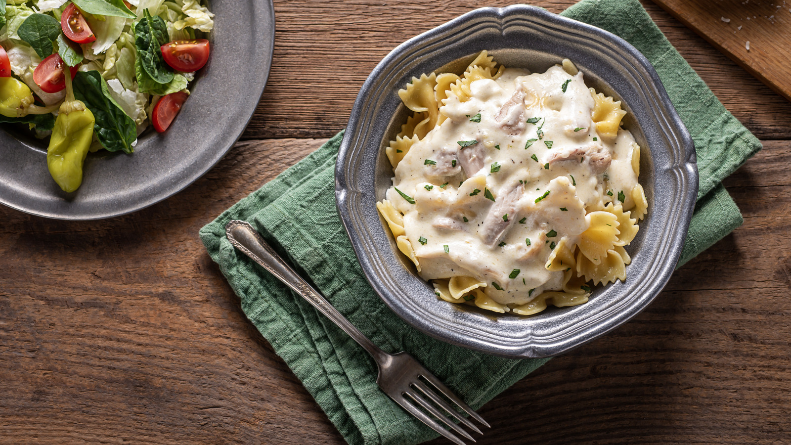 The StoreBought Alfredo Sauce You Should Always Have On Your Shopping List
