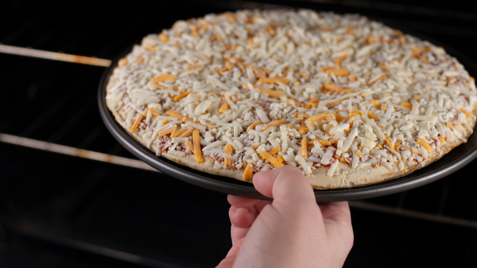 The Story Behind The First Official Patent For Frozen Pizza