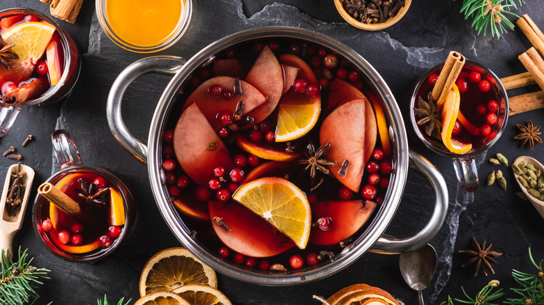 Mulled wine with citrus and spices