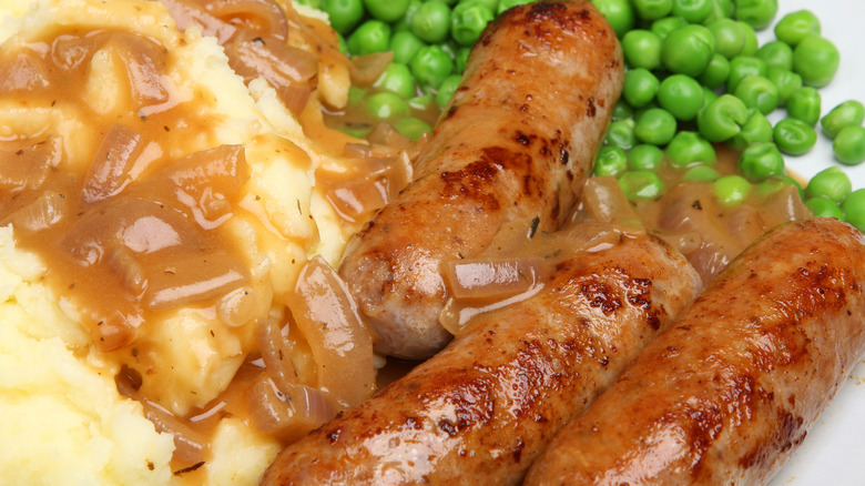 bangers and mash with peas