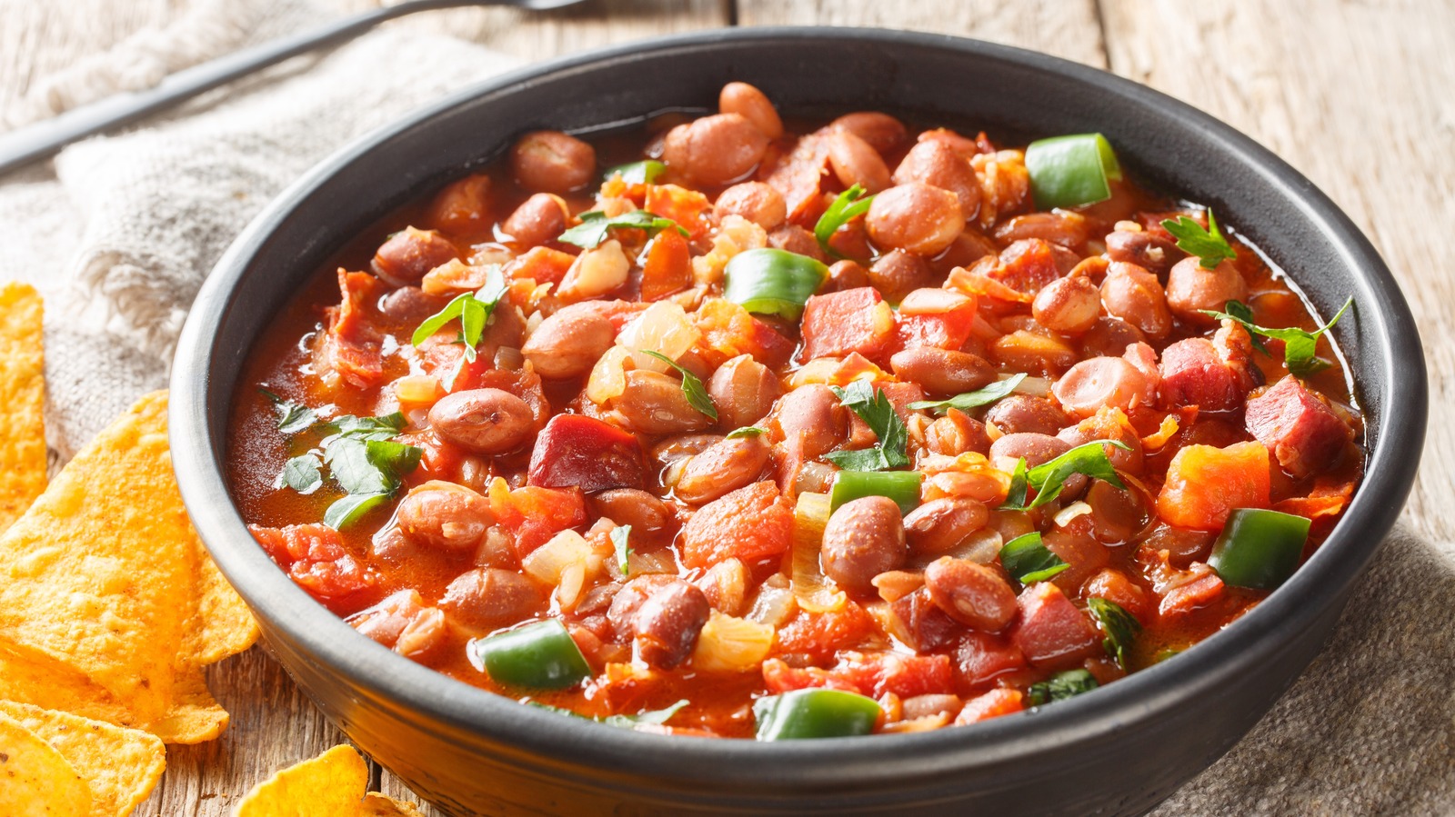 The Subtle Difference Between Pinto Beans And Ranch Style