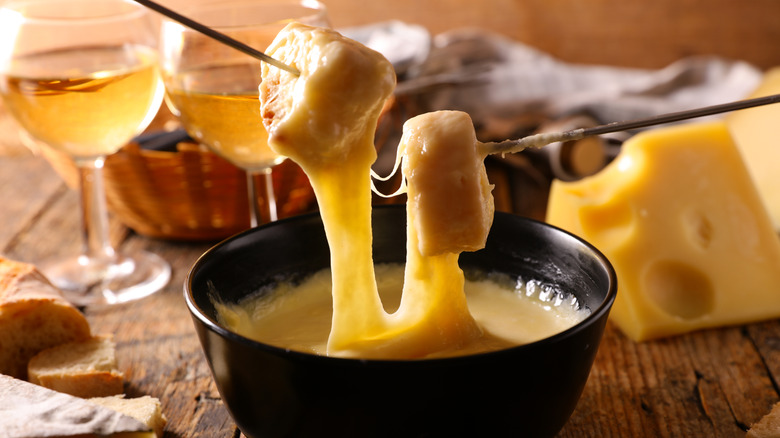 pot of cheese fondue
