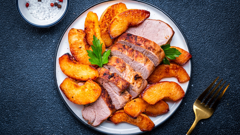 Pork with glazed apples