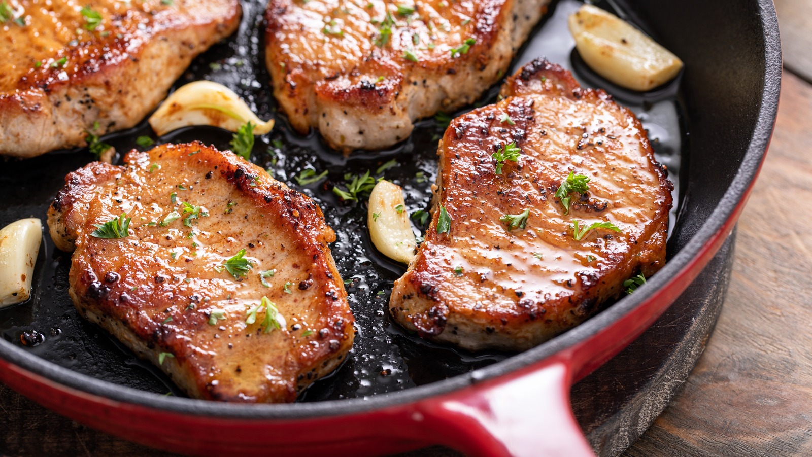 Embrace Fall And Start Cooking Your Pork Chops In Applesauce