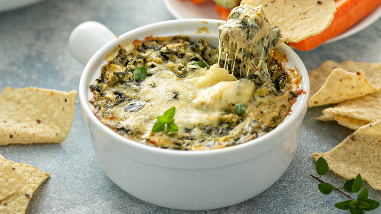 spinach artichoke dip and chips
