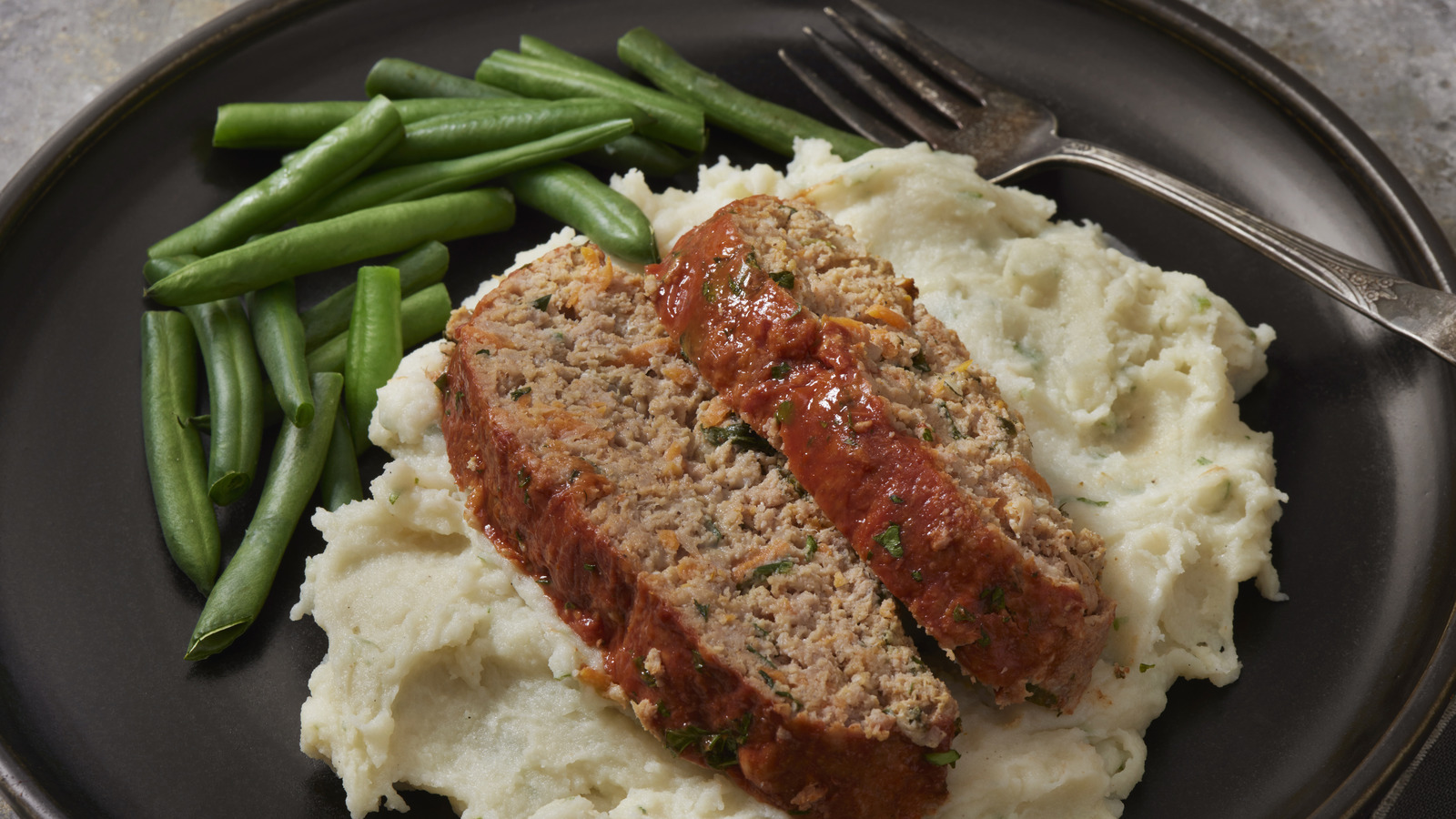 Tip to remember when replacing beef with chicken in meatloaf