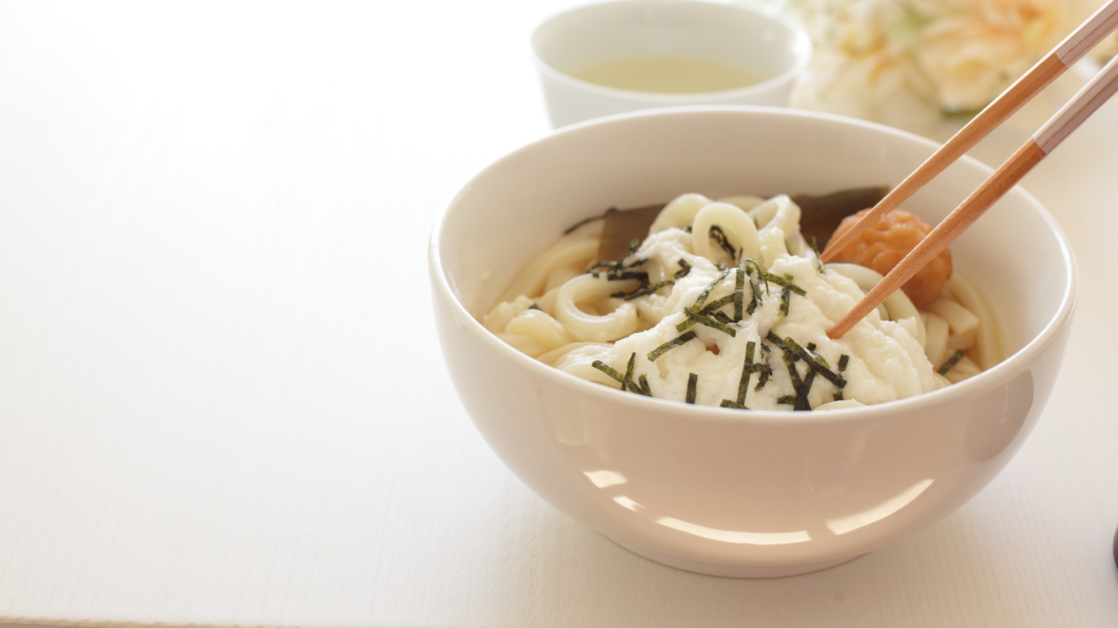 The Traditional Japanese Noodle Dish That Features Mountain Yam