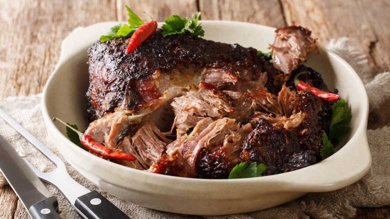 A plate of roasted pernil