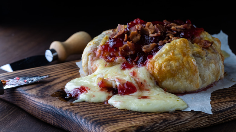 Baked brie with cranberries and pancetta
