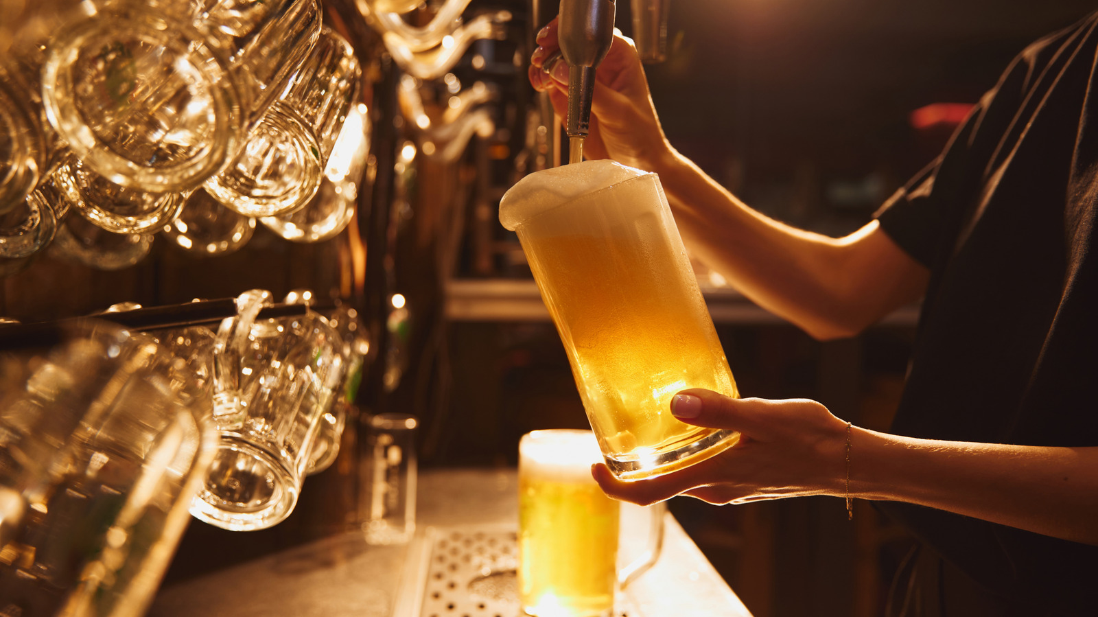 The Underrated Beer To Try If You Like Light Lagers