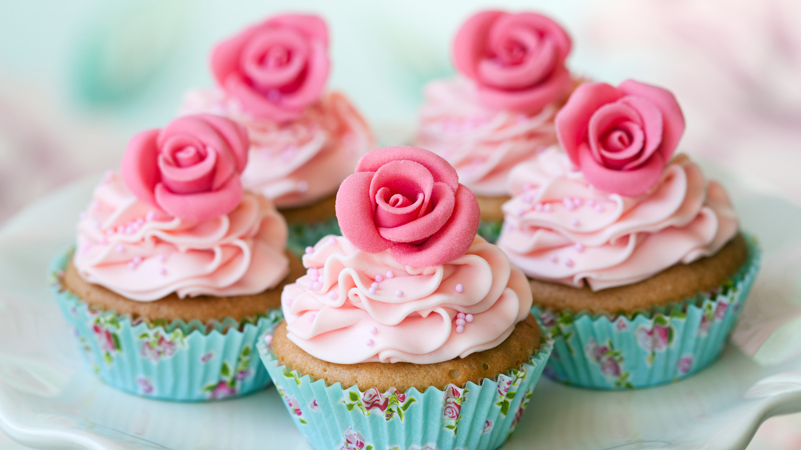 The Unexpected Way Duncan Hines Says You Can Make Quick And Easy Cupcakes