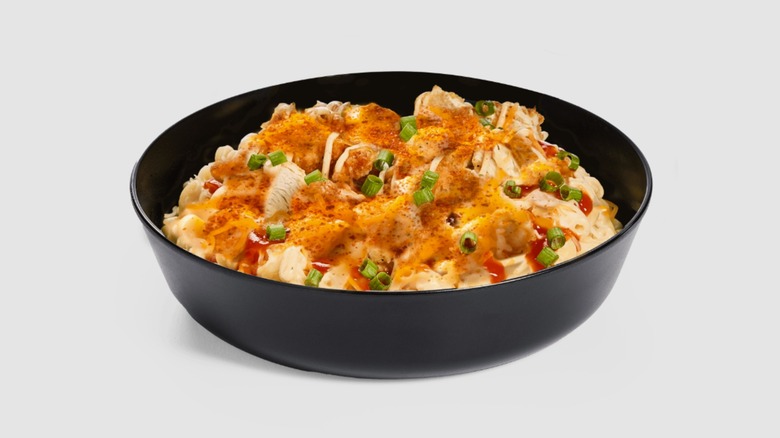 Slim Chickens' Spicy Buffalo Mac & Cheese Bowl