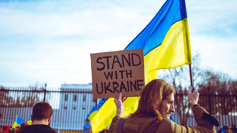 Protestors show support for Ukraine