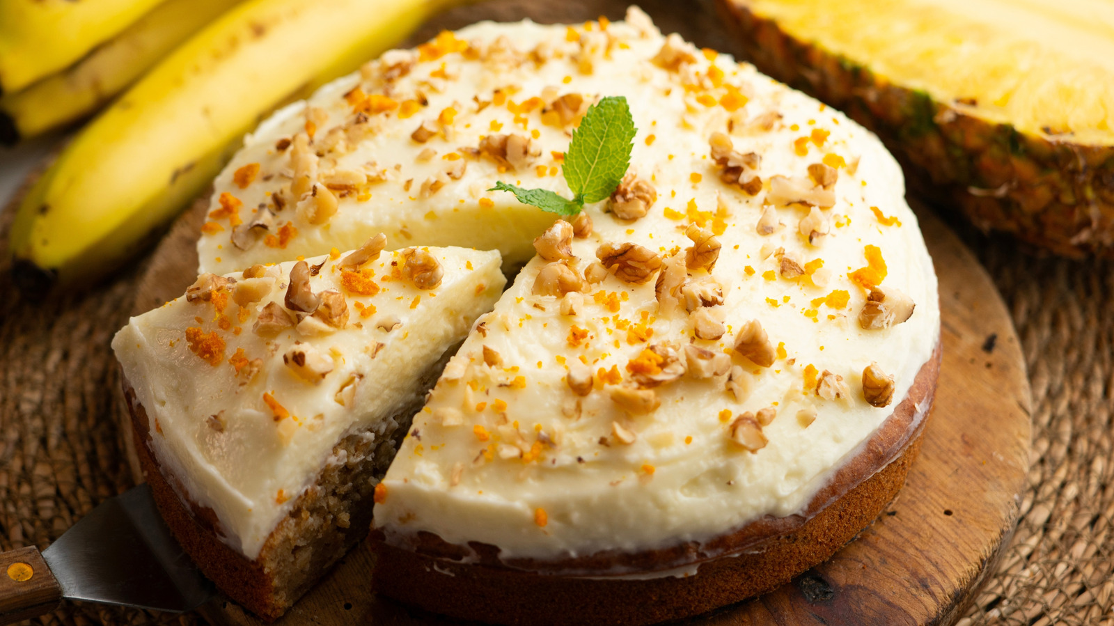 The Vintage Cake From The '60s That Deserves A Big Resurgence - Tasting Table