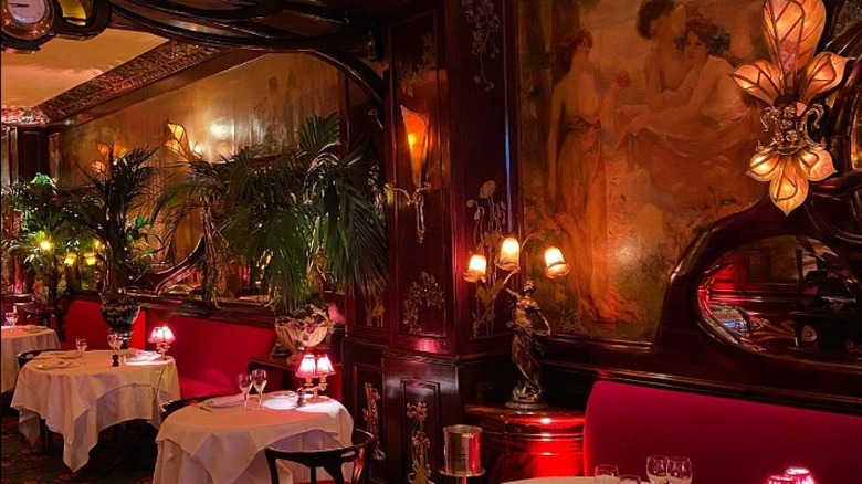 maxims de paris interior