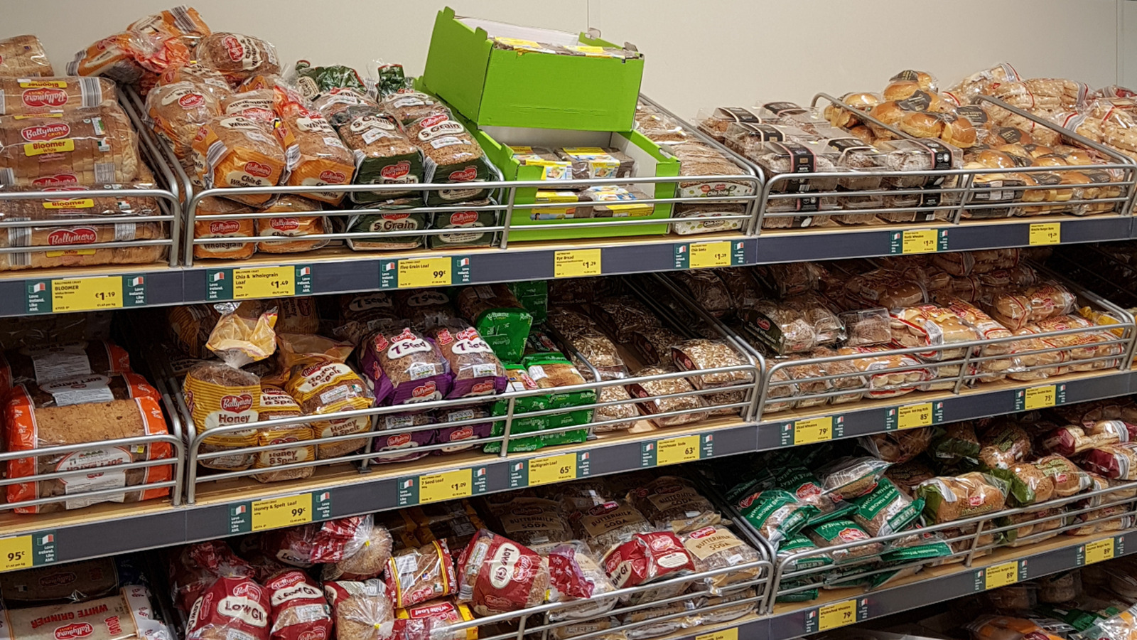 The Worst Bread At Aldi Is Grossly Dry And Under-Salted - Tasting Table