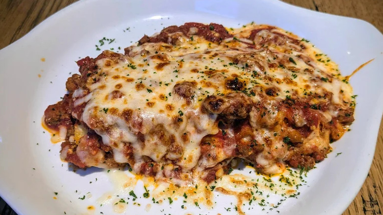 A plate of Olive Garden lasagna.