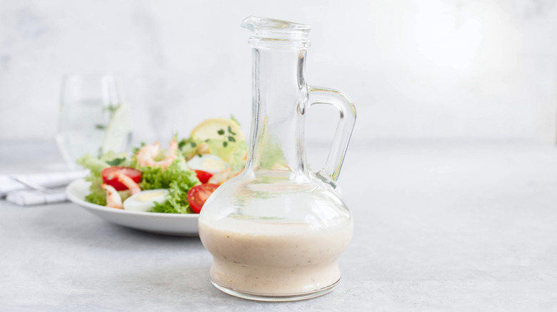 ranch dressing with salad
