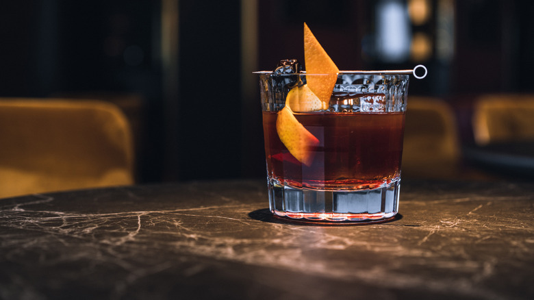 old fashioned cocktail